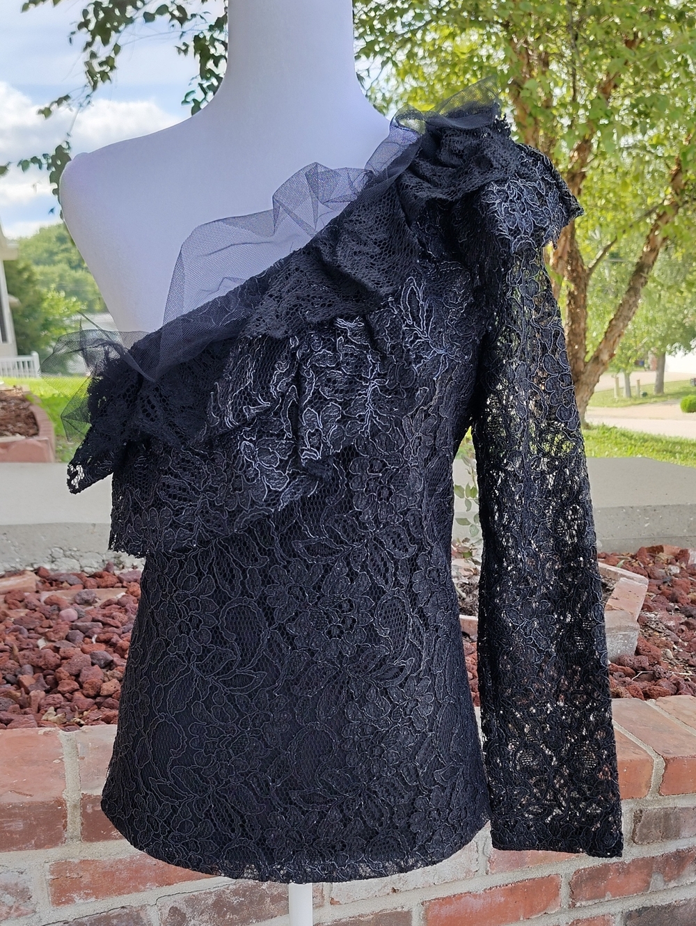 MSGM Milano Italy Corded Floral Lace One Shoulder Top Size 40EU/S Dark Romantic